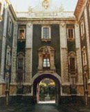 Porta Uzeda